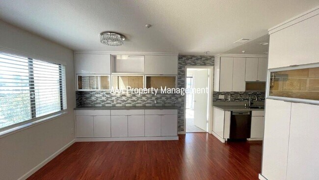 Building Photo - Downtown Walnut Creek! 3rd floor 2 master ...