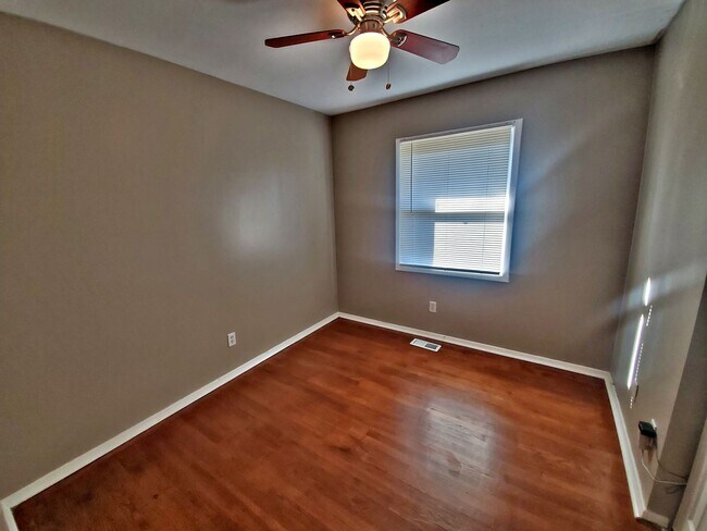 Building Photo - 4BR/2.5BA Single Family
