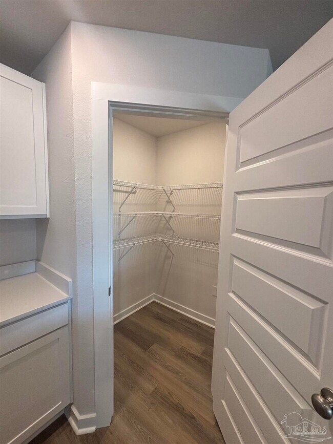 Building Photo - 111 Anhinga St