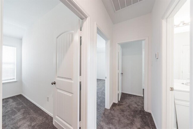 Building Photo - 26047 Steele Flower Dr