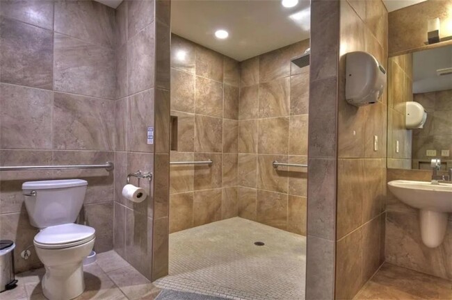 3 bathroom - 7022 Aska Rd