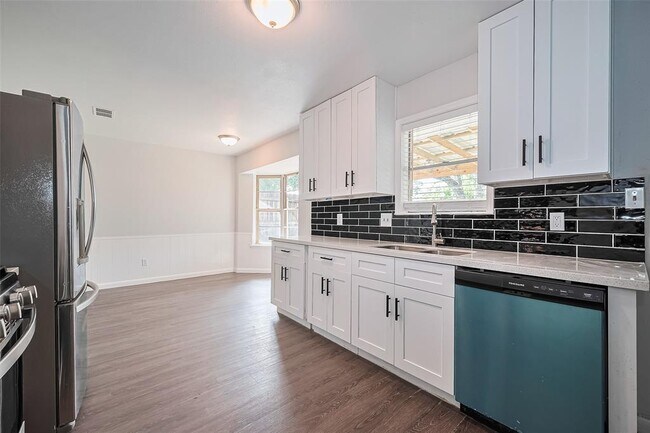 Building Photo - 14319 Waterville Way