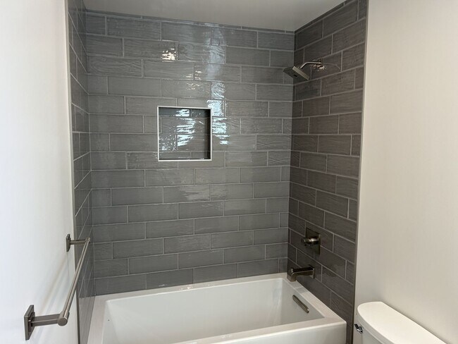 Building Photo - Beautifully Remodeled President’s Neighborhood Home