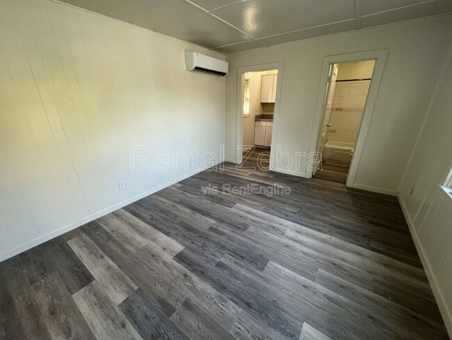 Building Photo - 1919 H St