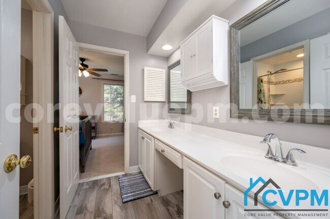 Building Photo - 1009 Howard Grove Ct