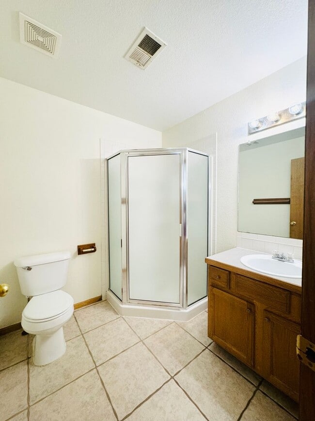 Building Photo - Wonderful 2 Story 3 Bedroom 2.5 Bath Townhome With Attached 2 Car Garage Near Lake Loveland in Lo...