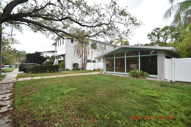 Building Photo - 528 Suwanee Cir