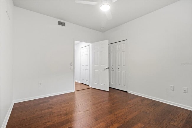 Building Photo - 852 Lantern Way