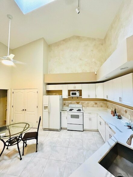 Building Photo - 1641 SW Harbour Isles Cir