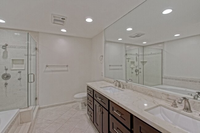 Building Photo - NICELY REMODELED, 2BR2.5BA, 1700 SQ FT CON...