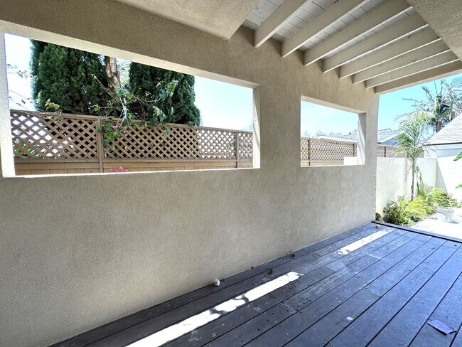 Building Photo - 401-405 Westbourne St