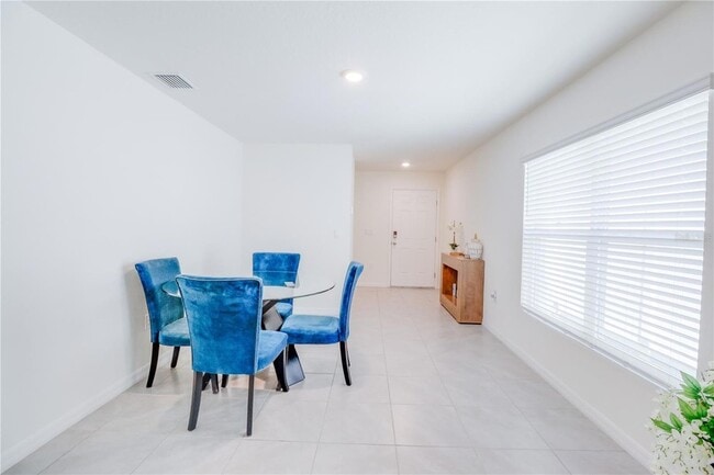 Building Photo - 8695 SW 46th Ave