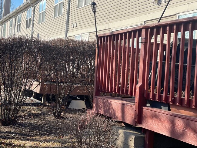 Building Photo - 3252 Cool Springs Ct