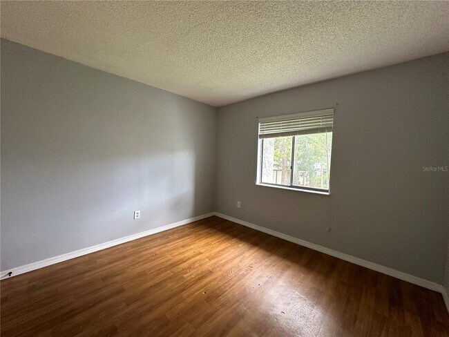 Building Photo - 142 Springwood Cir