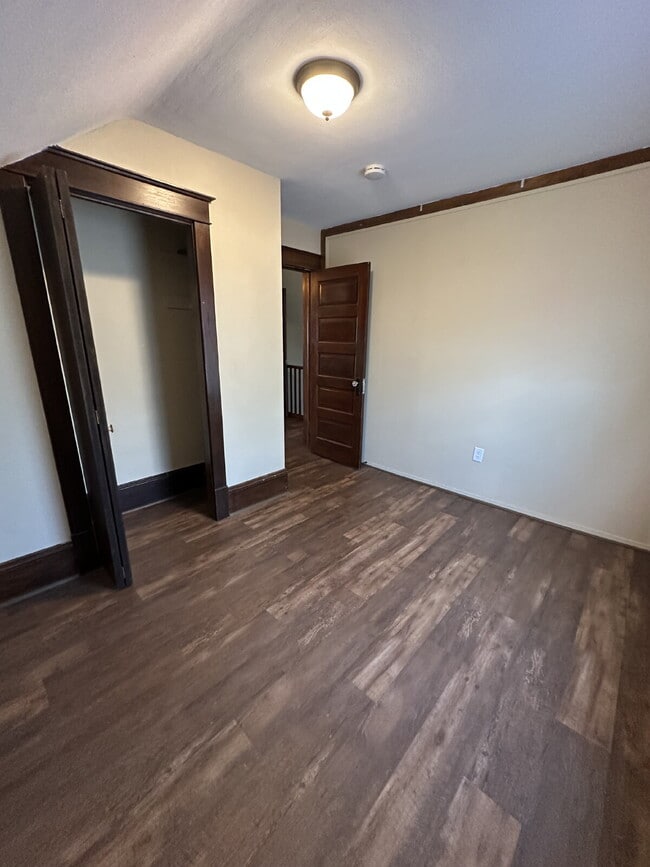 Building Photo - 1237 8th St