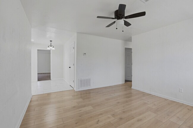 Building Photo - 321 SE 67th St