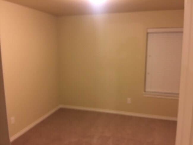 Building Photo - 2808 Adams Fall Ln
