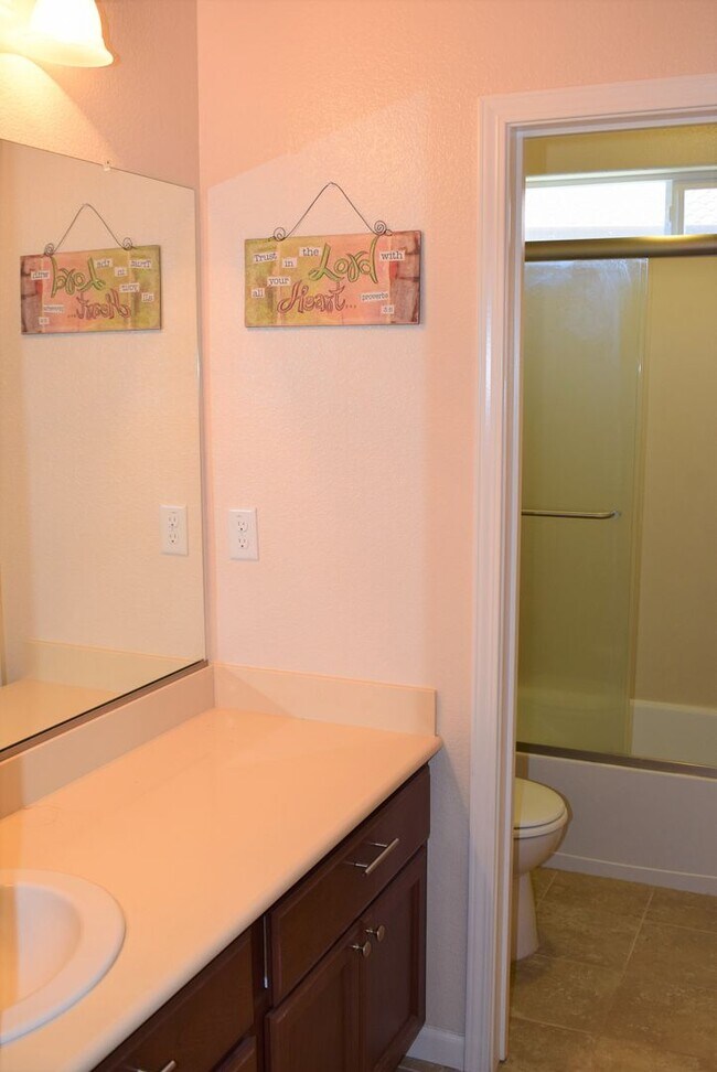 Building Photo - 4 Bed/3.5 Bath Home in Elk Grove! -  Resident Benefit Package Property