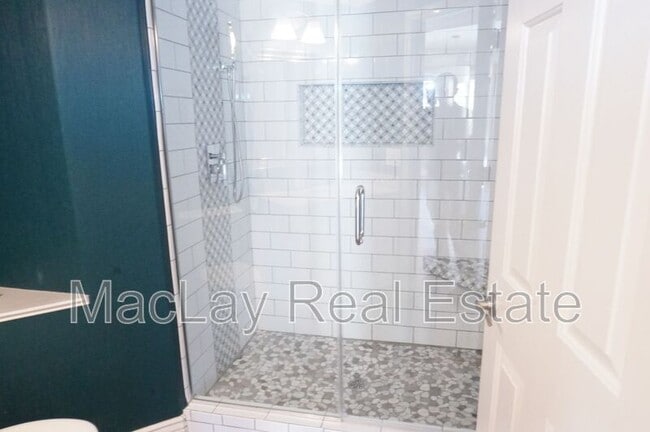 Building Photo - 15410 S 17th Ln