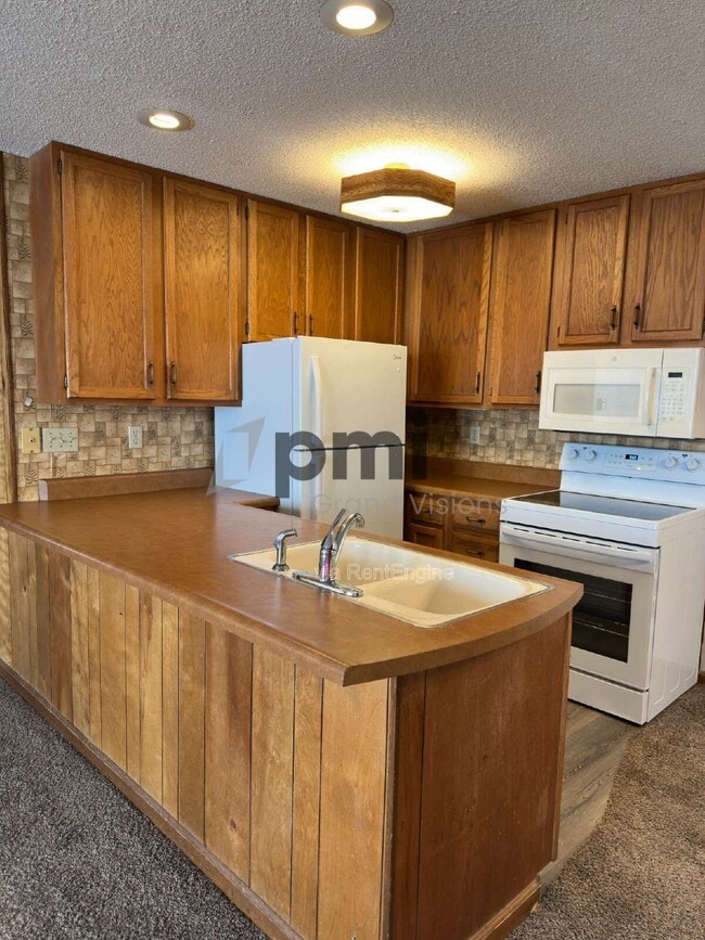 Building Photo - 955 4th St
