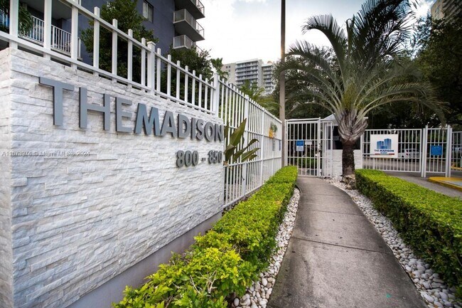 Building Photo - The Madison