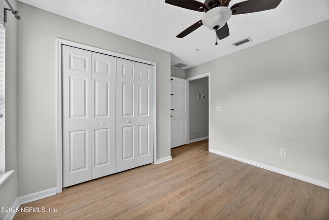Building Photo - 7055 Deer Lodge Cir