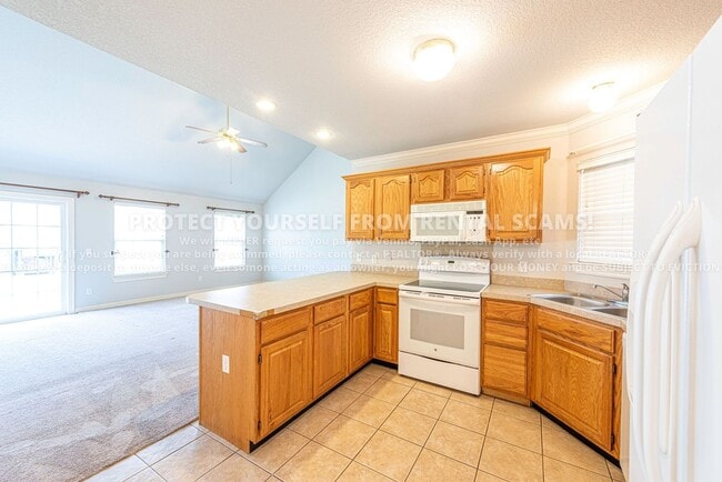 Building Photo - 245 Ravenwood Rd