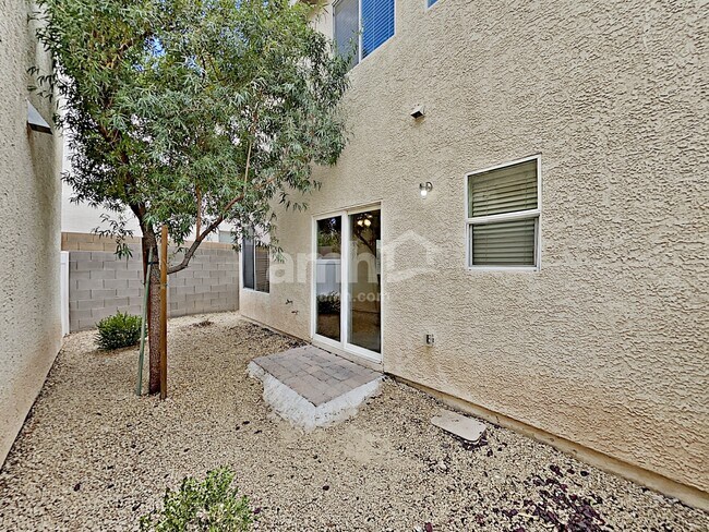 Building Photo - 7446 Celosia St