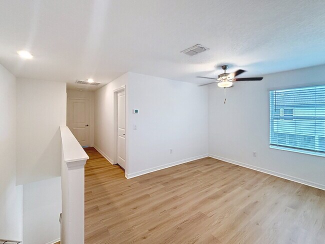 Building Photo - 822 Tennyson Mill Cir
