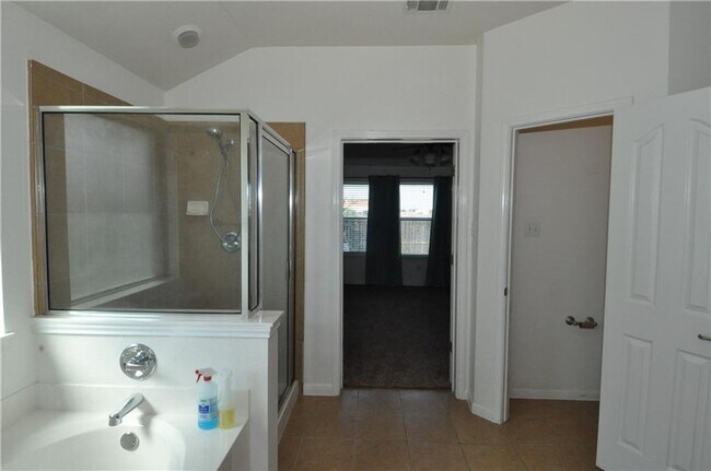 Building Photo - Beautiful home walking distance to Hutto H...