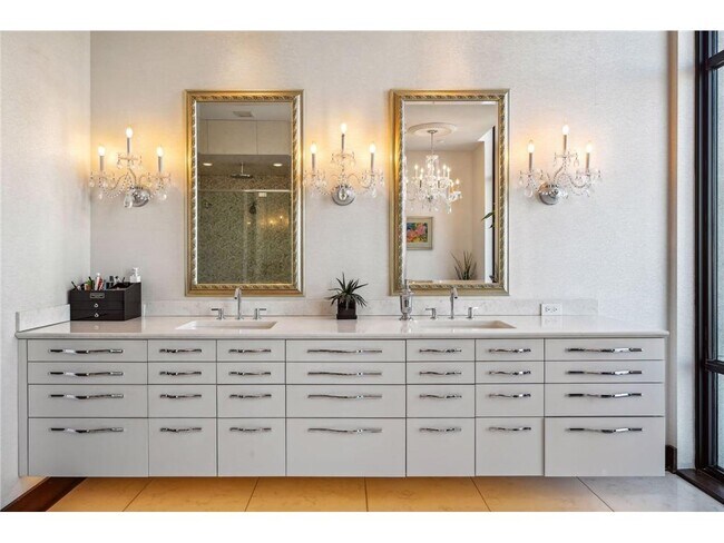 Building Photo - 201 S 11th St