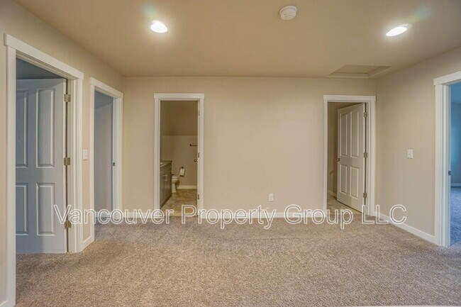 Building Photo - 7428 NE 62nd St