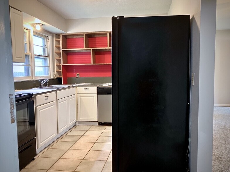 Building Photo - 338 W 4th St