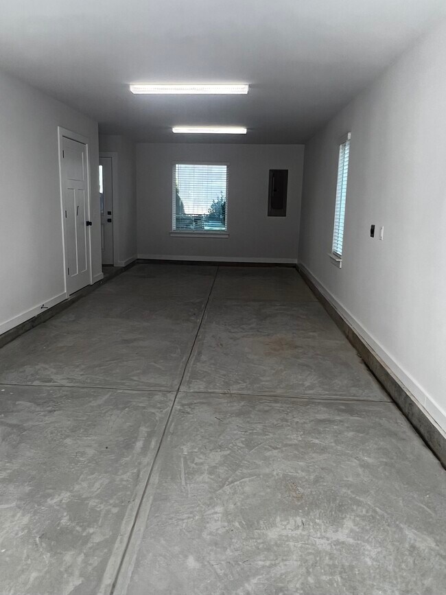 2 Car Tandem Garage - 5032 York Park Ln