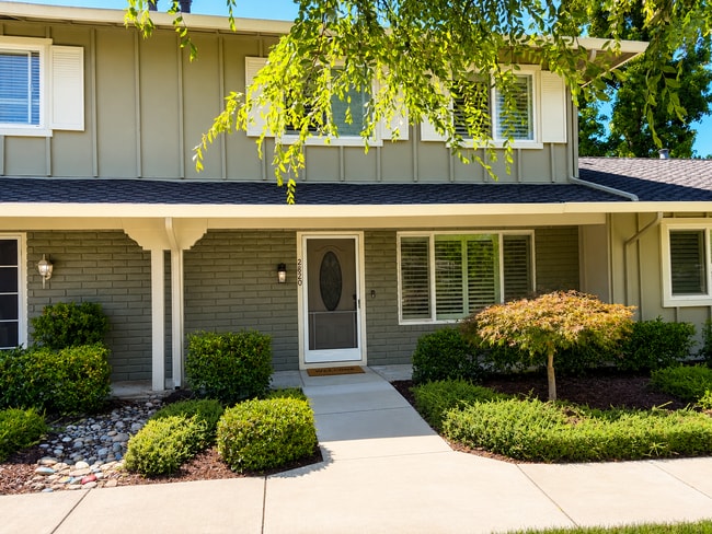 Building Photo - 2820 Bollinger Canyon Rd