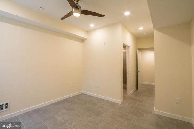 Building Photo - 1300 S 24th St