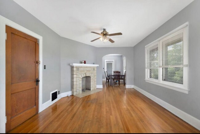 Building Photo - 3421 Glenway Ave