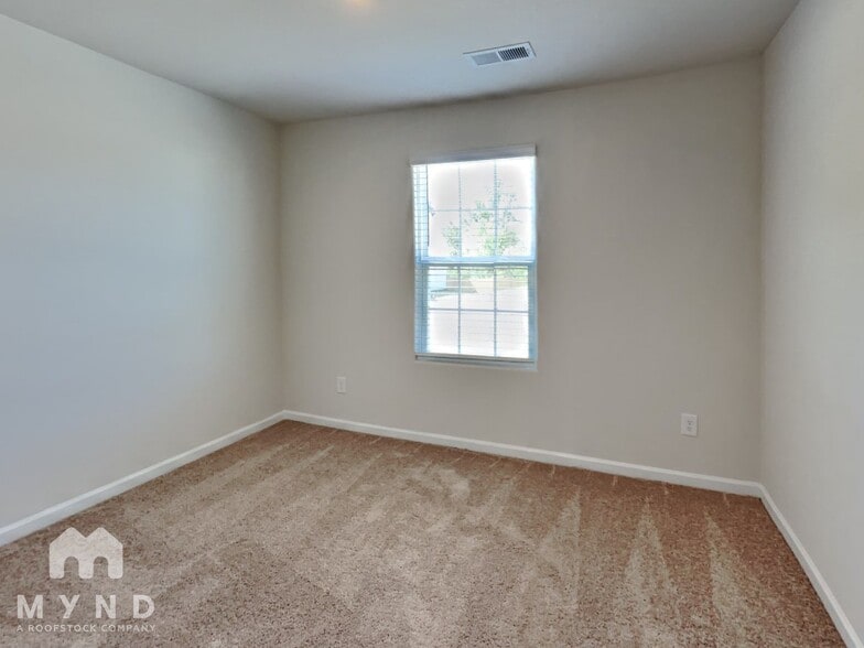 Building Photo - 293 Royal Mdw Dr