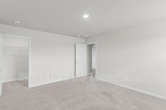 Building Photo - 502 Lk Rdg Blvd