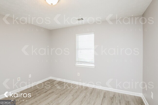 Building Photo - 105 Deer Pkwy