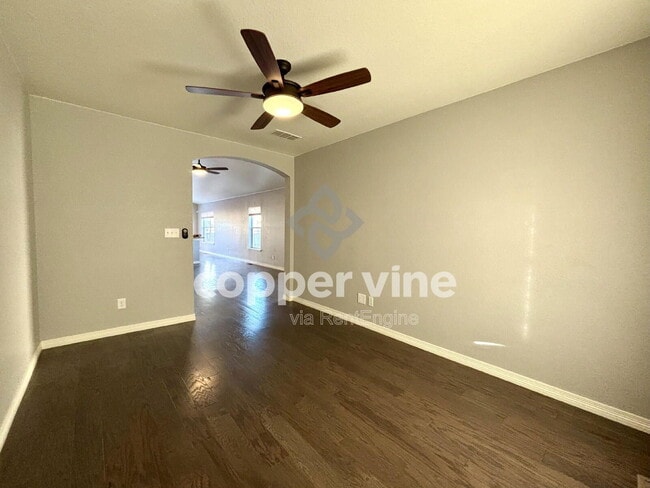 Building Photo - 5189 Thistle Dr