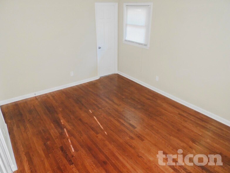 Building Photo - 1679 Cardinal Rd