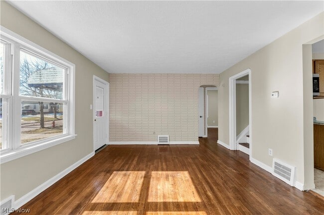 Building Photo - 12004 Mortimer Ave