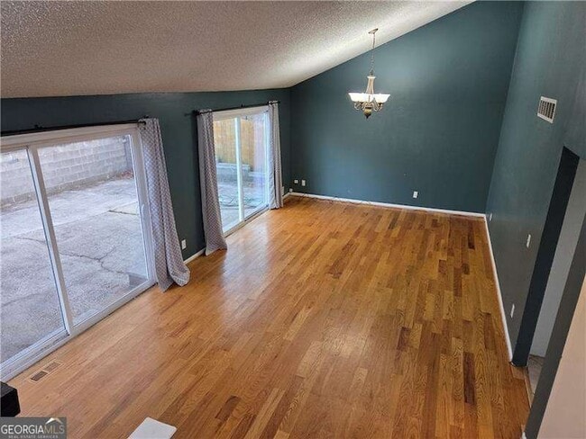 Building Photo - 3288 Timber Bluff Dr NE