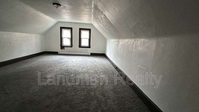 Building Photo - 1400 Hill Ave