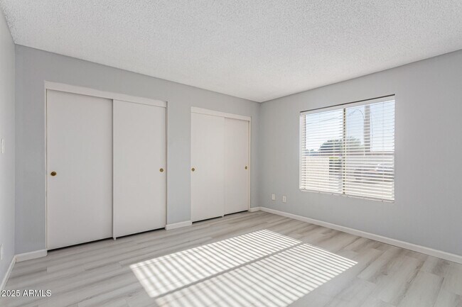 Building Photo - 4730 W Northern Ave