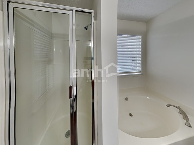 Building Photo - 5081 Poplar Glen Dr