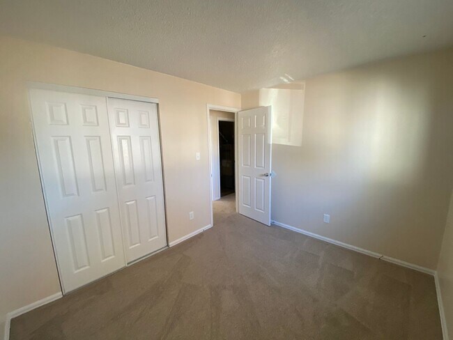 Building Photo - single family home