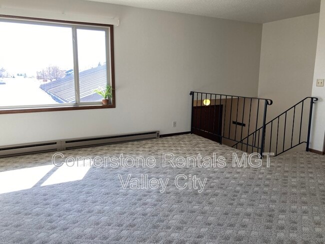 Building Photo - 804 11th St NW