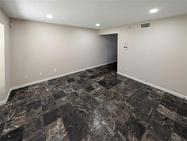 Building Photo - 6702 Everhart Rd